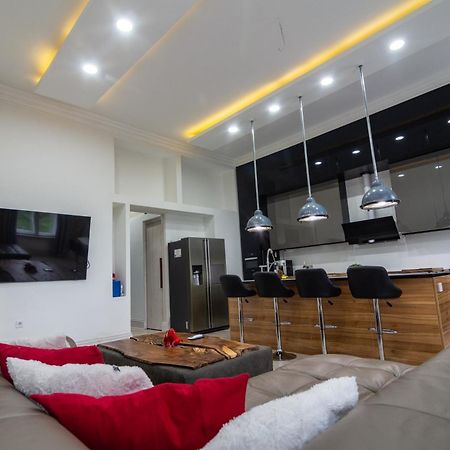 Tower Szeged Belvarosi Exkluziv Panoramas Apartman - Free Parking Eksteriør billede