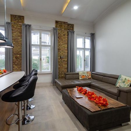Tower Szeged Belvarosi Exkluziv Panoramas Apartman - Free Parking Eksteriør billede