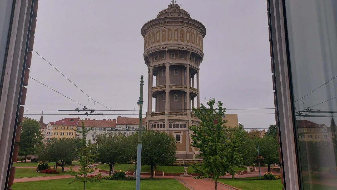 Tower Szeged Belvarosi Exkluziv Panoramas Apartman - Free Parking Eksteriør billede