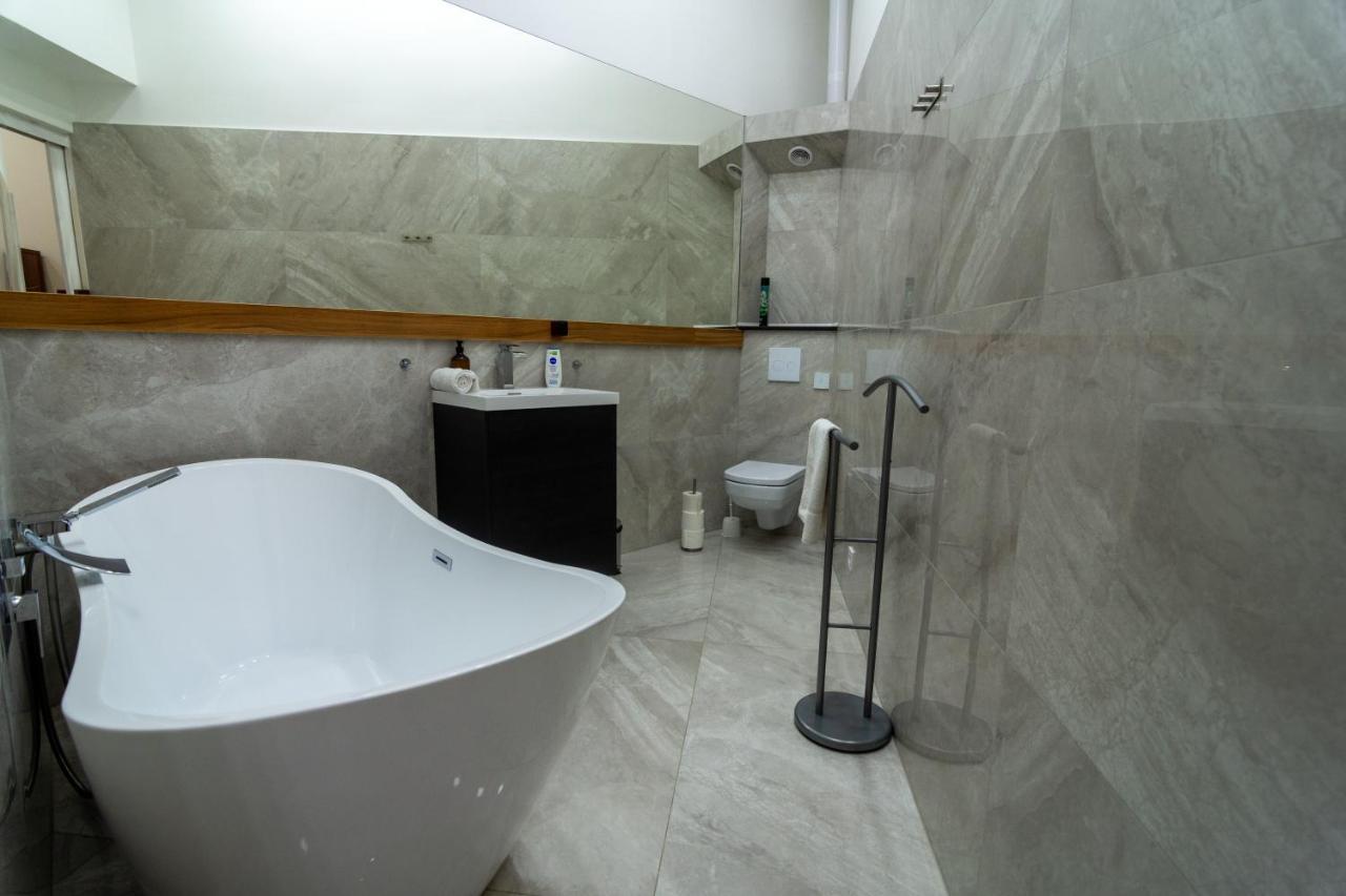 Tower Szeged Belvarosi Exkluziv Panoramas Apartman - Free Parking Eksteriør billede