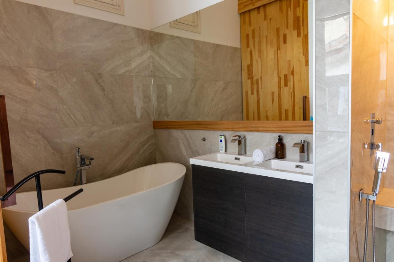 Tower Szeged Belvarosi Exkluziv Panoramas Apartman - Free Parking Eksteriør billede
