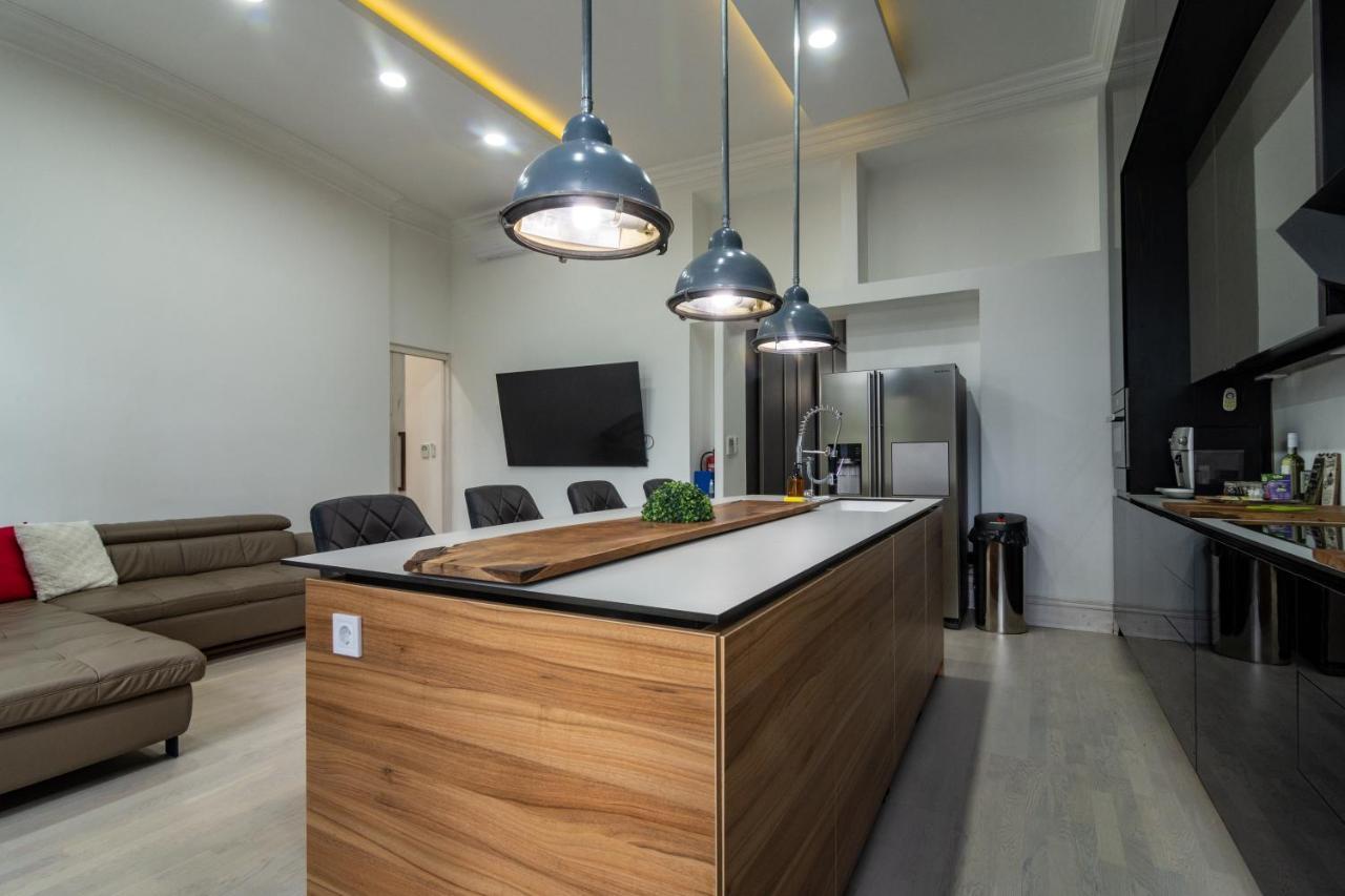 Tower Szeged Belvarosi Exkluziv Panoramas Apartman - Free Parking Eksteriør billede